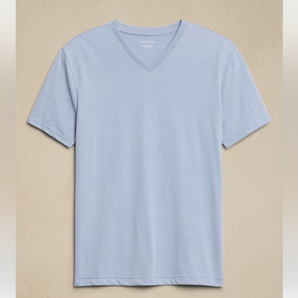 Banana Republic Mens Premium Wash Blue T Shirt V-Neck Short Sleeve NWT $30 - Picture 4 of 11